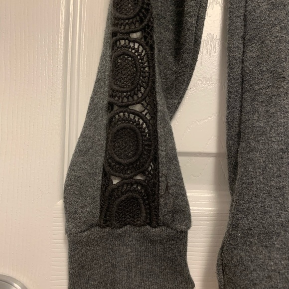 Fabletics Cutout Sweatshirt - Picture 3 of 4